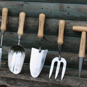 One of Potter & Plant Hand Tool